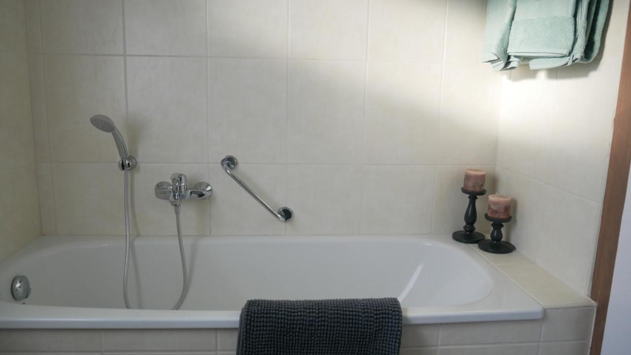 Modernisierte Ferienwohnung Im Schoenen Sauerland メシェデ エクステリア 写真