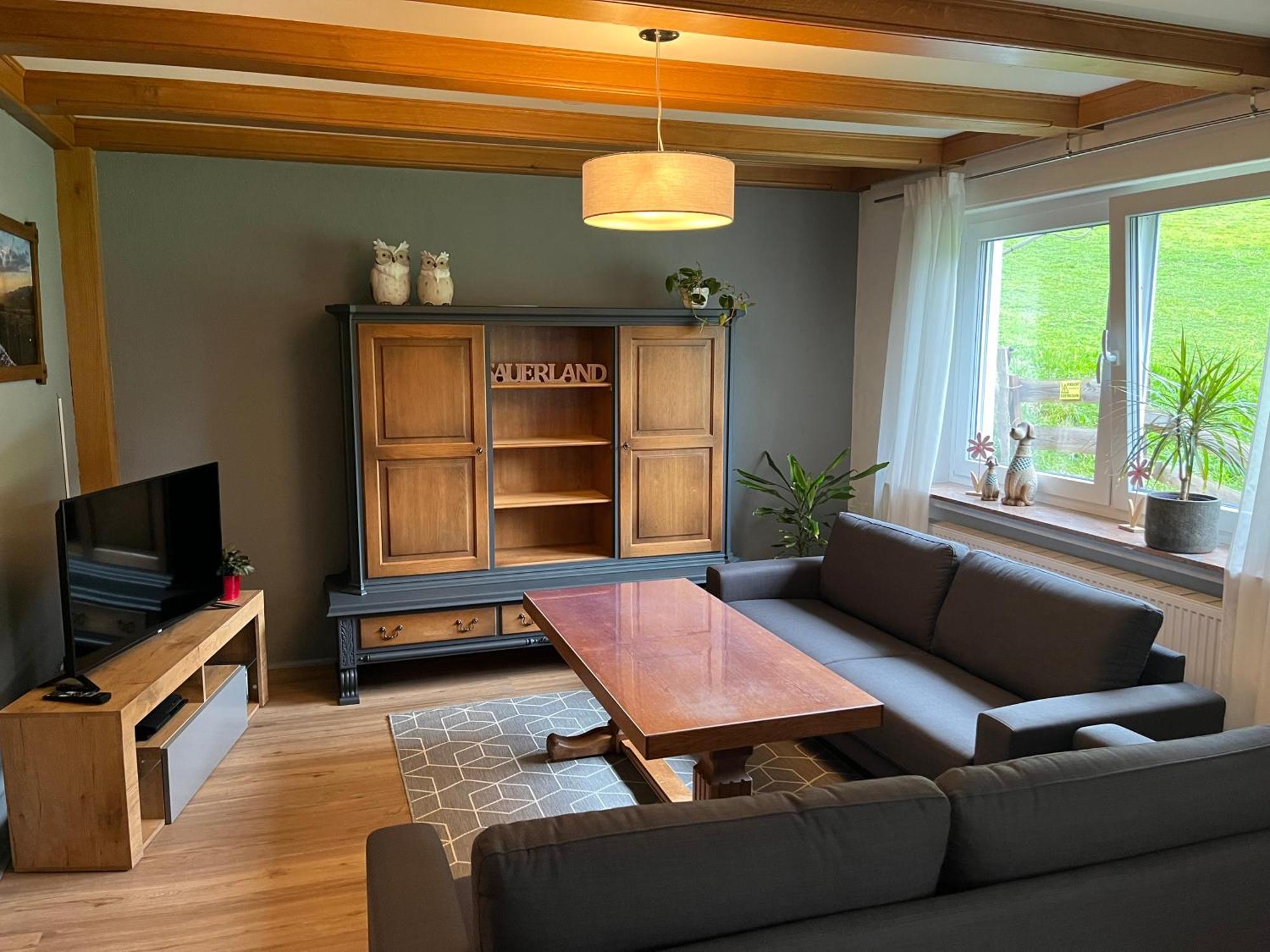 Modernisierte Ferienwohnung Im Schoenen Sauerland メシェデ エクステリア 写真